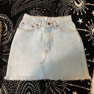 Levi’s Lightwash Mini Skirt